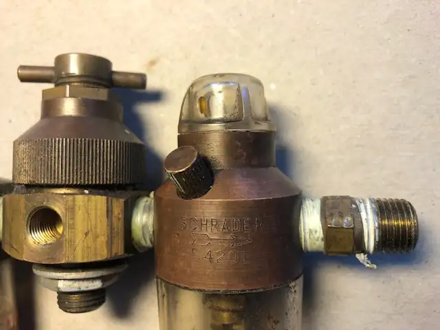 Air compressor regulator with lubrificator and water extractor in Other in Laurentides - Image 3