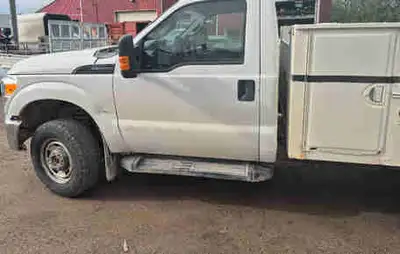 2011 ford 250 4 by 4 ,2 door works every day