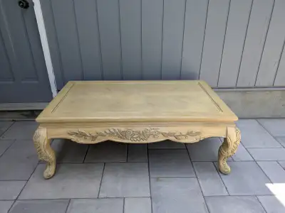 Coffee table for sale $129 . Ottawa East ( Montreal Rd & ogilvie, View more