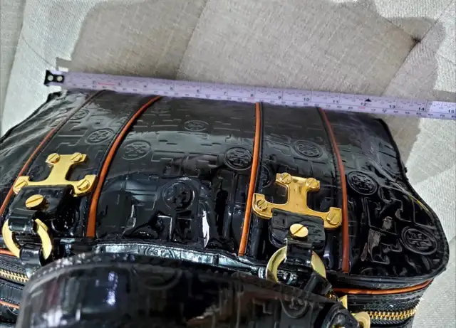 Tory Burch bag in Women's - Bags & Wallets in Granby - Image 7