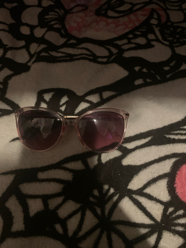 Sunglasses in Bags & Luggage in Swift Current