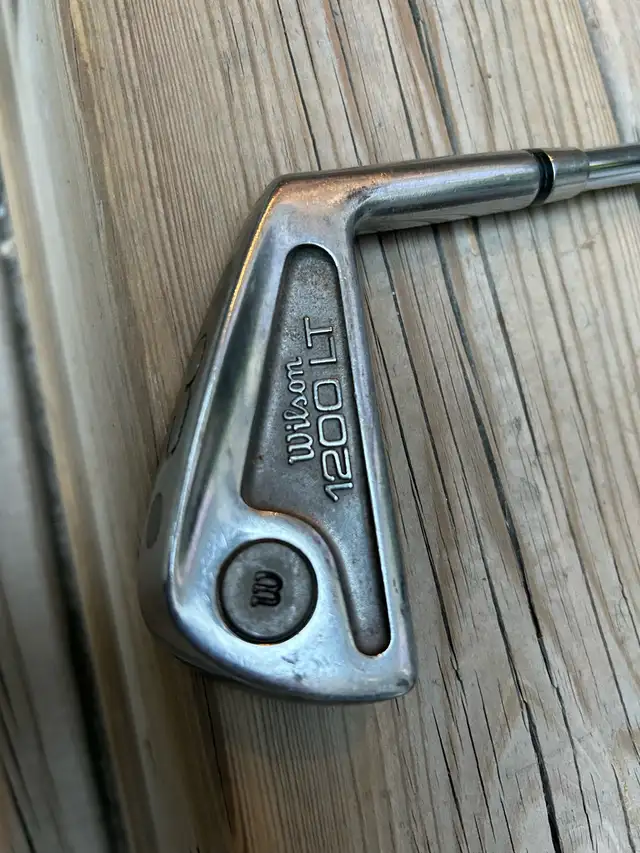 Wilson golf clubs irons $250 right handed Irons 3,4,5,6,7,8,9,PW in Golf in Oakville / Halton Region - Image 4