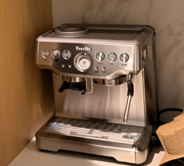 Breville Barista Express espresso + warranty + box+ accessories