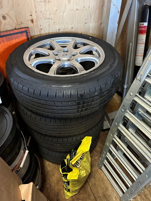 205/60R/16 aluminum rims and tires in Tires & Rims in Cape Breton