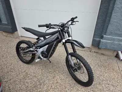 2023 Talaria XXX (x3) - Only 620 Km on it - Like New - Ready to Ride - All Original from Factory - P...