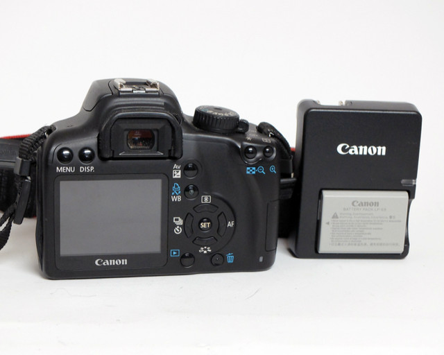 Canon EOS Rebel XS 10MO DSLR Camera Body Only SC24,319 $100 in Cameras & Camcorders in Markham / York Region - Image 4