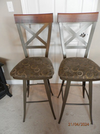 Bar stools Metal swivel (2) excellent condition