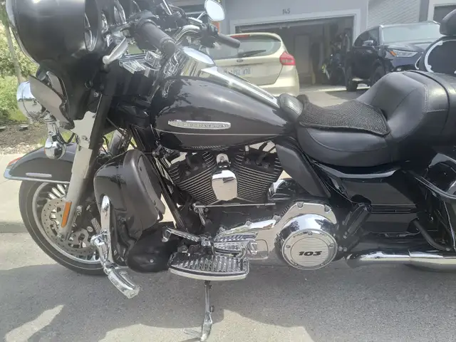 Motorcycle in Touring in Ottawa - Image 3