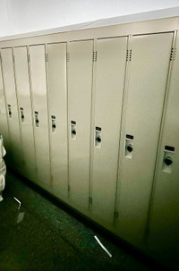 USED LOCKERS. Single and double tier.