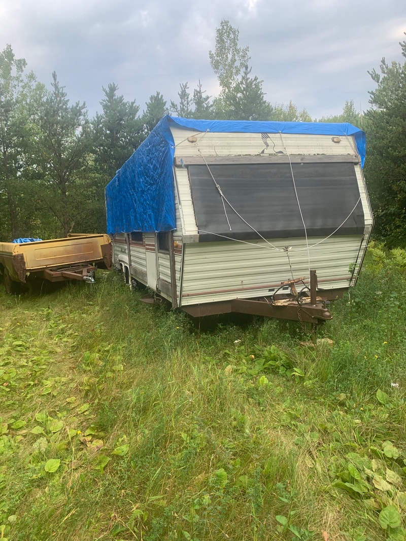 Free 1 27’ trailer a bit rough located in Beardmore Free Stuff