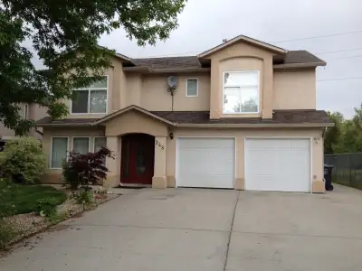 -September 1 $700 EVERYTHING INCLUDED!!!!!!!! -Easy going roommates, perfect for students attending...