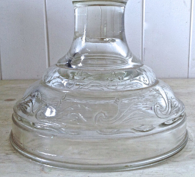 RÉDUIT Antiquité 1940 Collection. Lampe à l'huile QUEEN MARY L dans Art et objets de collection  à Lévis - Image 3