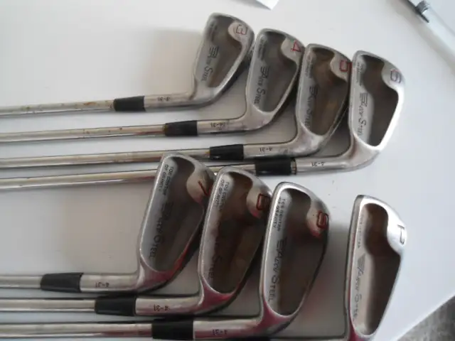 SET OF LADIES RIGHT HANDED GOLF CLUBS WITH GOLF BAG   6 in Golf in Sudbury - Image 7
