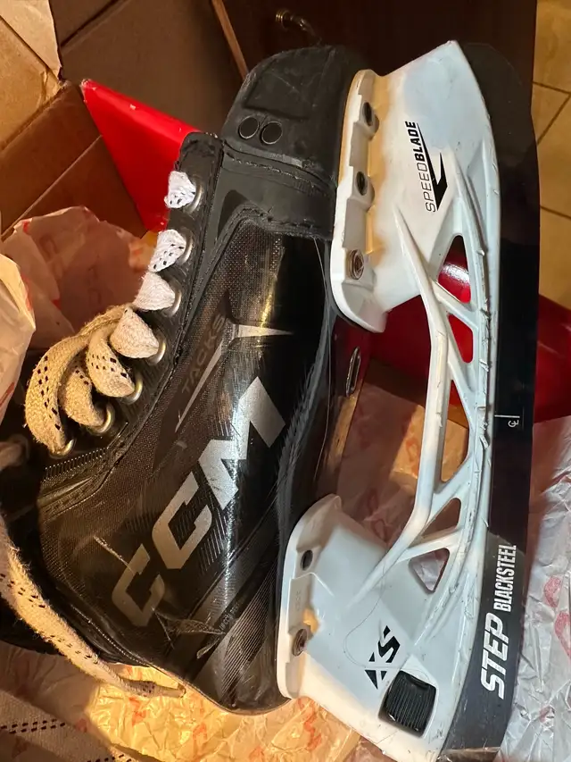Kids Hockey Skates CCM XF Pro in Hockey in City of Toronto - Image 9