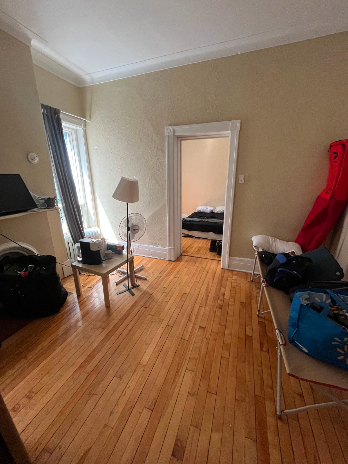 Bright 1-Bedroom Apartment — 5 min walk to McGill — photo 1