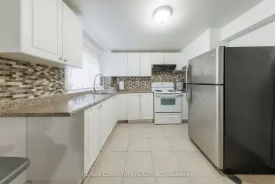 Large Walkout Basement for Rent – Pickering $1,800/month | 1,050 sq. ft. ✔ 1 big master bedroom ✔ Ki...