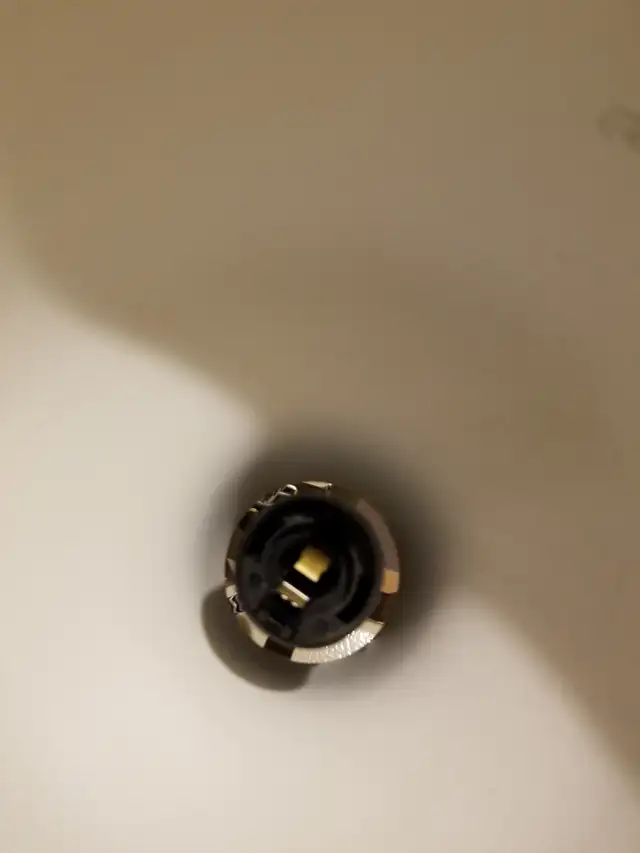 Ikea Ranarp lamp in Indoor Lighting & Fans in City of Montréal - Image 2