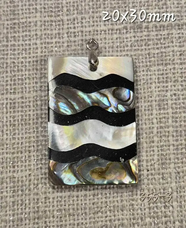Ormeau et nacre naturelle mother of pearl abalone pendant. in Hobbies & Crafts in Laval / North Shore - Image 2