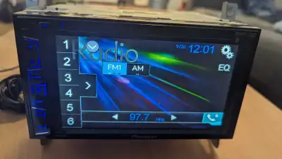 Pioneer AVH-270BT Came out of a 2005 Hyundai Tucson Product info: General Features: DVD/CD receiver...