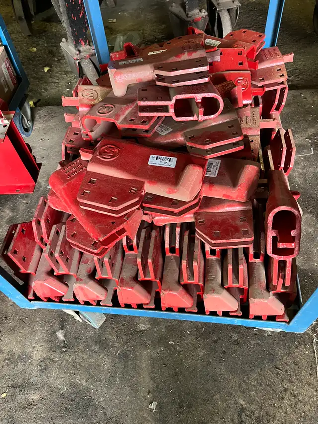 Morris - misc. air drill & tillage parts in Other in Regina - Image 8