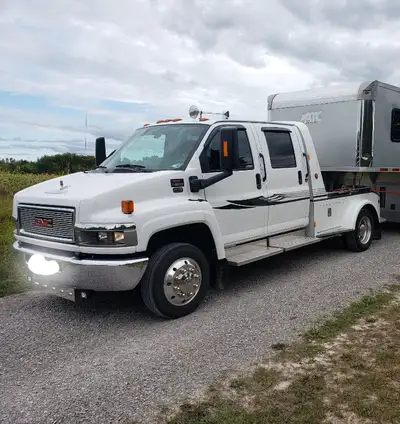 2006 GMC C4500 with hauler bed