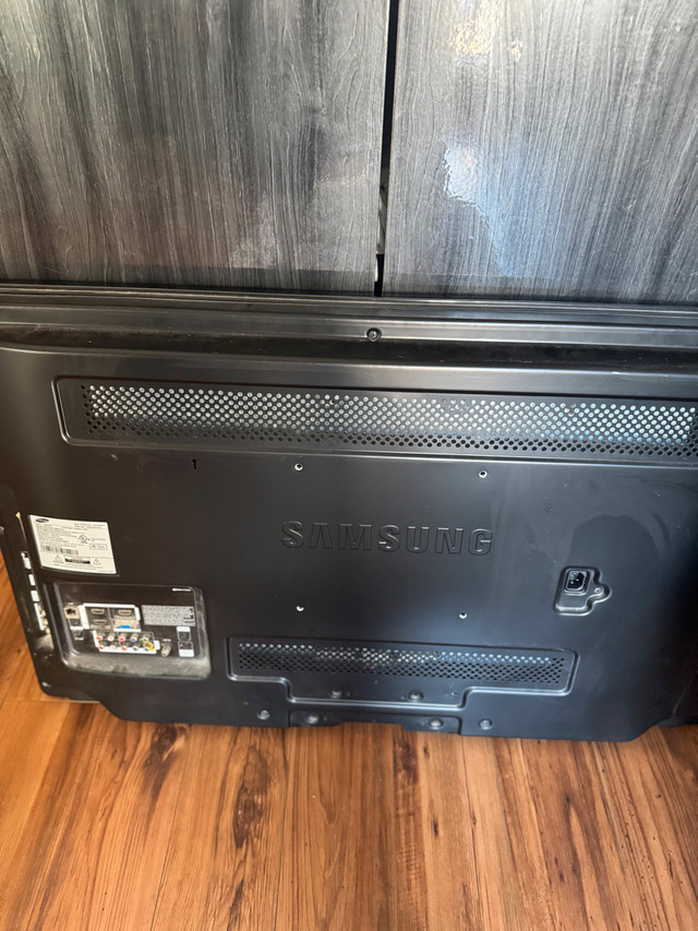 40 inch LCD Samsung TV in TVs in Winnipeg - Image 3
