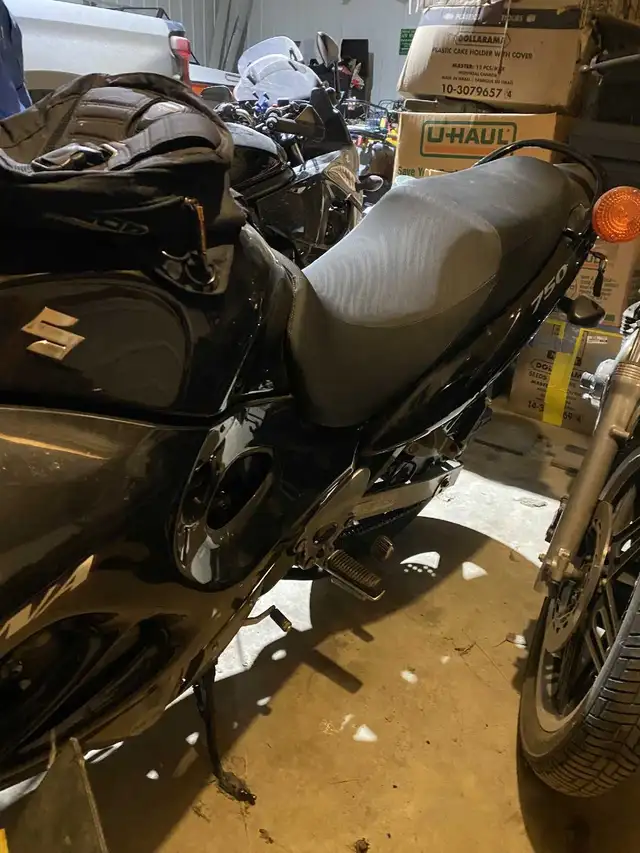 Suzuki Sport Touring in Sport Touring in St. Albert - Image 4