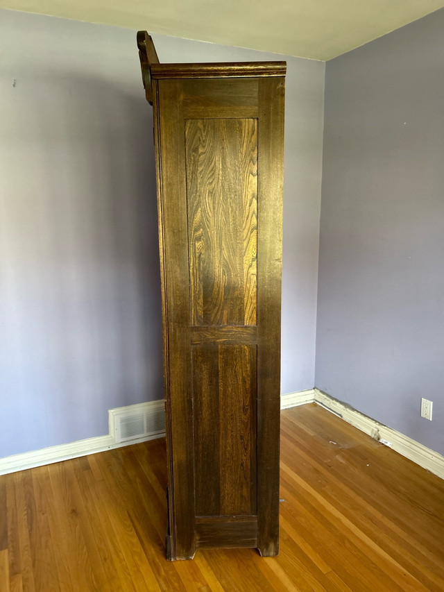 Antique Oak Wardrobe in Dressers & Wardrobes in City of Toronto - Image 3