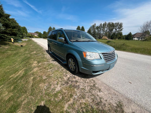 2010 Chrysler Town & Country