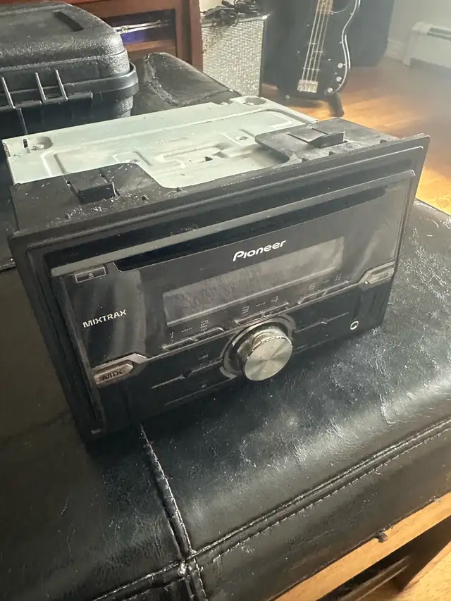 pioneer stereo  in Stereo Systems & Home Theatre in Edmonton - Image 4