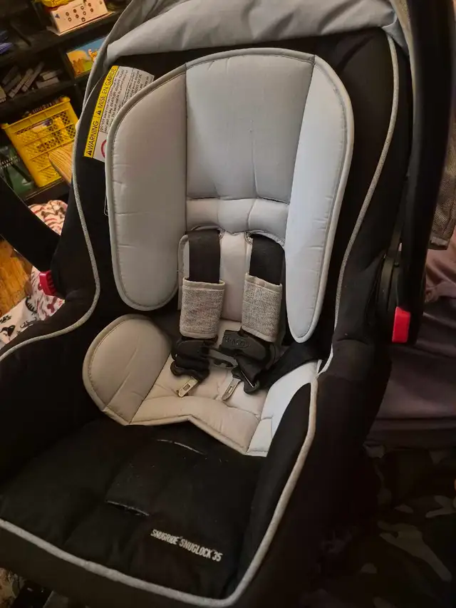 Graco SnugRide 35 in Strollers, Carriers & Car Seats in Mississauga / Peel Region - Image 2