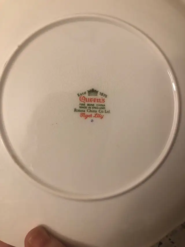 Queen’s Tiger Lily Cake Plate579665154289192962
