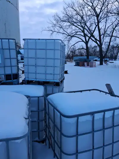 1000L ibc totes for sale. 50$ extra $100 charge for delivery, View more