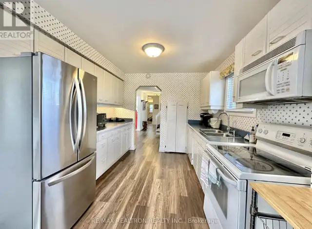 Room for Rent, Waterfront Property in Room Rentals & Roommates in Kawartha Lakes - Image 7