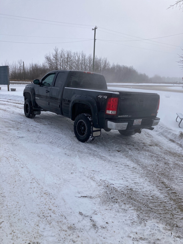 2013 SLT Sierra 6.2L in Cars & Trucks in Lloydminster - Image 2