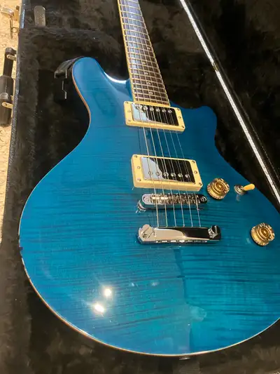 This is the PB-500 made in Korea in blue which is very rare - you won’t find it online. The 500 seri...