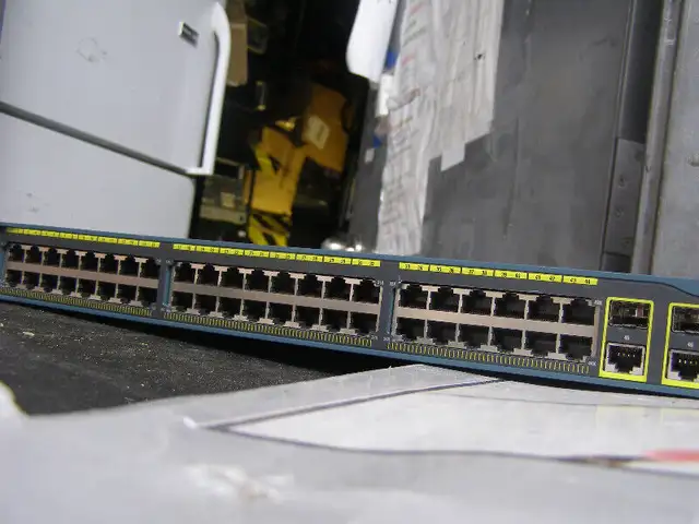 Cisco Catalyst WS-C2960G-48TC-L 48Ports Switch 1000+ cisco switc in Other in City of Montréal - Image 2