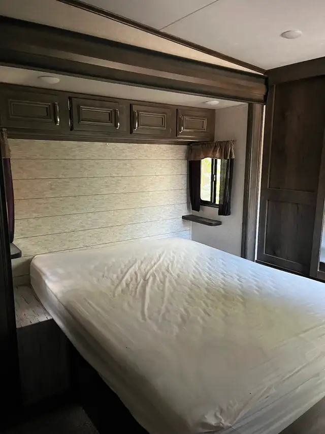 2018 Montana 374FL 5th Wheel Camper in Travel Trailers & Campers in Regina - Image 7