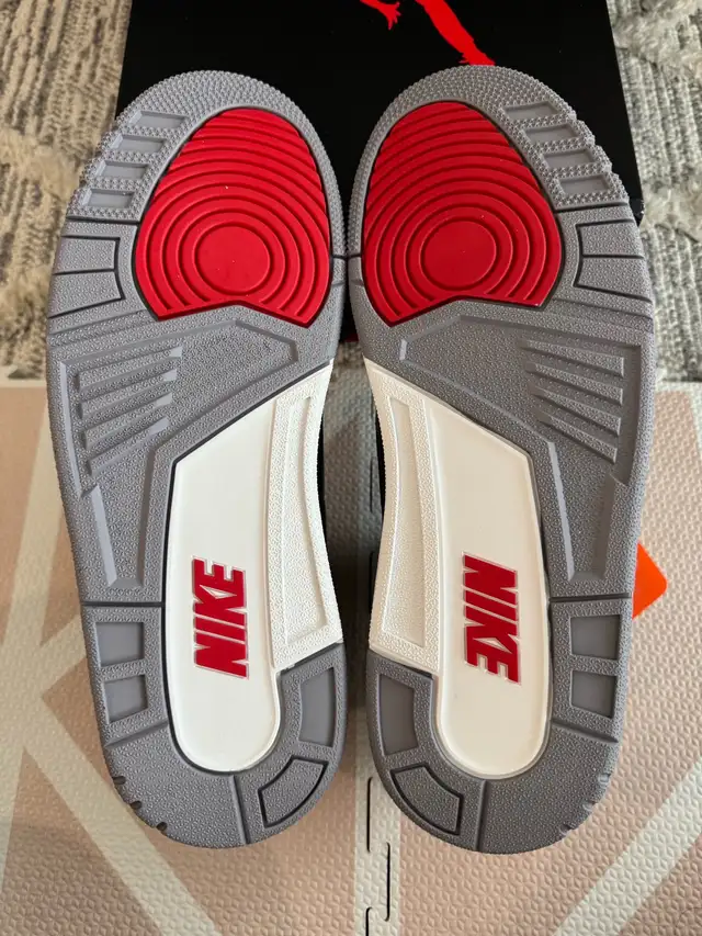 DS Brand New Air Jordan 3 Retro Black Cement Sz 11 in Men's Shoes in Markham / York Region - Image 8