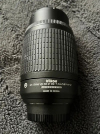 Nikon Lens (AF-S DX VR Nikkor 55-200mm f4-5.6G)