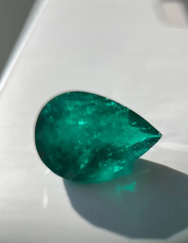 16.5 ct Colombian Emerald63654758841345122