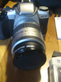 Caméra 35mm PENTAX MZ-30 + objectif smc PENTAX FA 28-80 +
