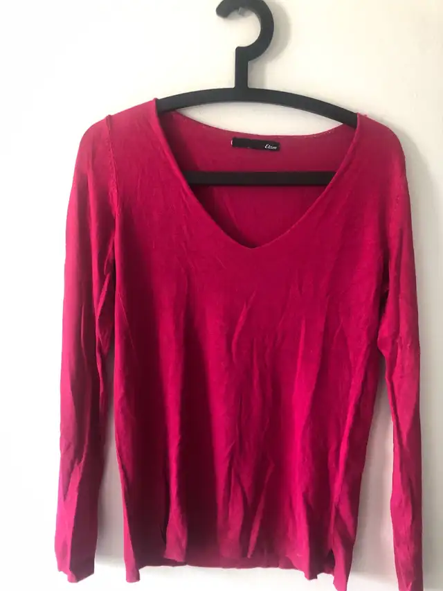 Chandail rose framboise en viscose Etam in Women's - Tops & Outerwear in City of Montréal - Image 2