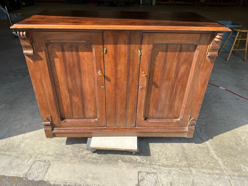 Vintage solid wood sideboard Hutches & Display Ottawa Kijiji