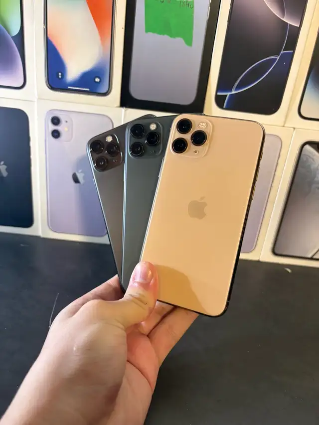 iPHONE 11 PRO 64GB in Cell Phones in City of Montréal - Image 2