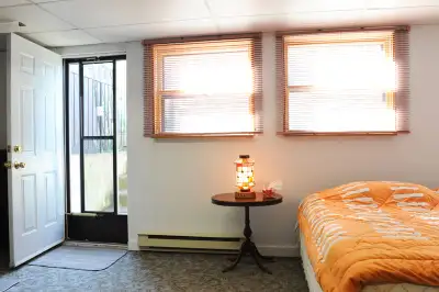 Finch/Warden - Clean, bright, raised basement of quiet townhouse, furnished for ONE person. Includes...