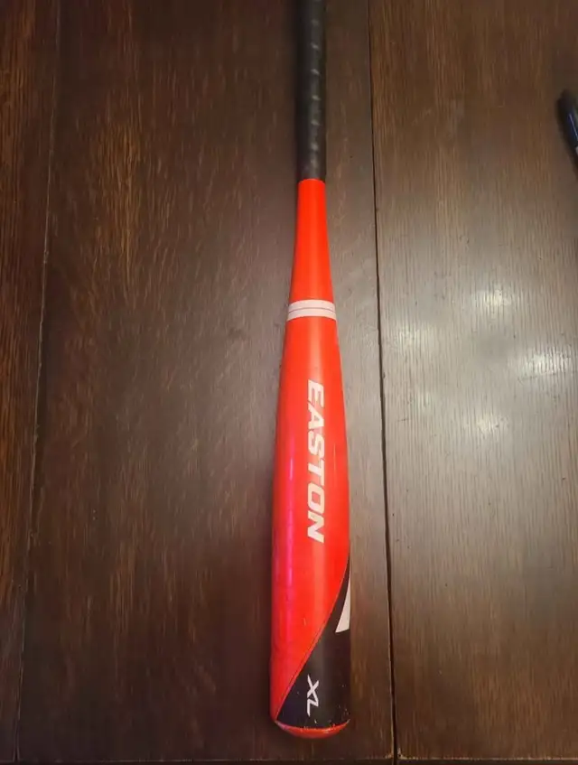 Baseball equipment package (bag, helmet, gloves, pants, bat) in Baseball & Softball in City of Toronto - Image 3