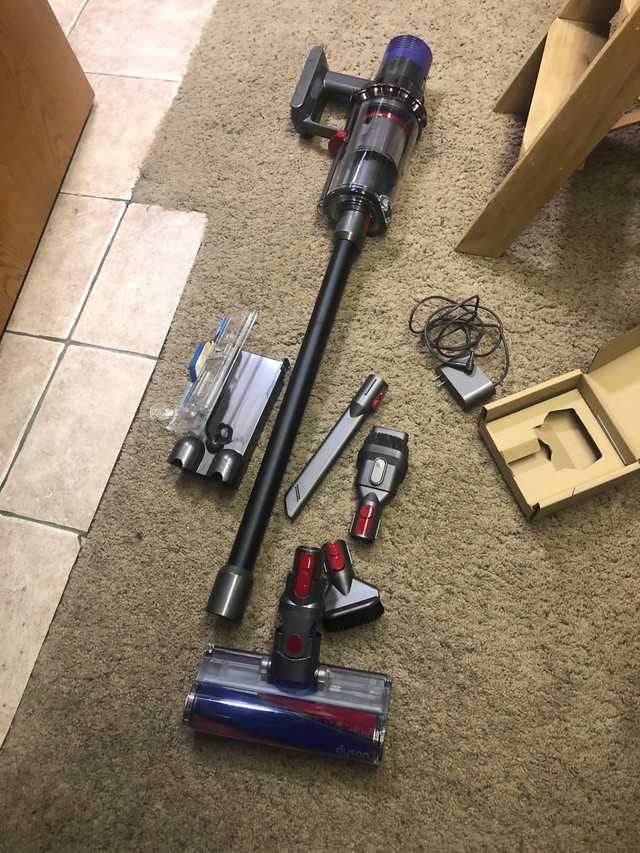 New dyson v10 vacume in Vacuums in Oakville / Halton Region