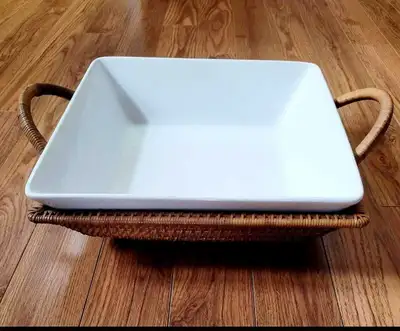 Pampered chef basket and square, View more