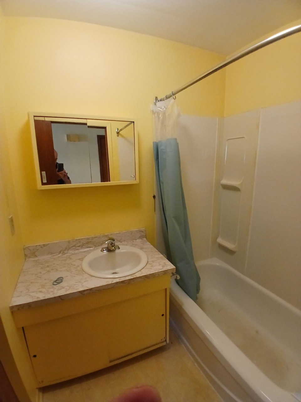 FREE MONTH in this SIMCOE Apt. 2